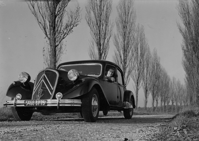 80 ANS DE LA TRACTION AVANT 192625Traction15619532618