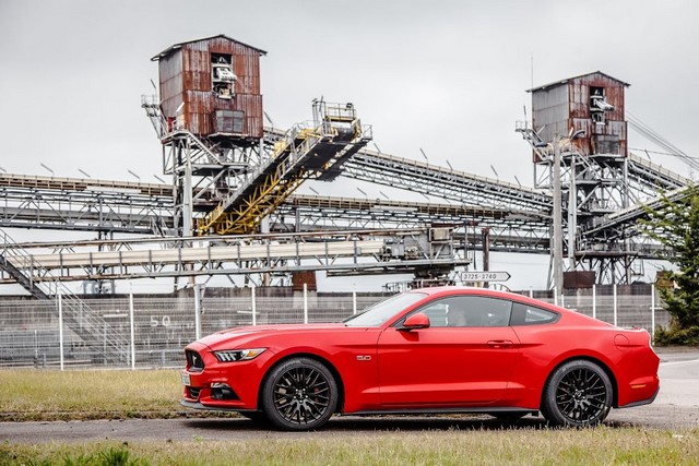 La Ford Mustang fête son indépendance sur les routes françaises 200607HD6940