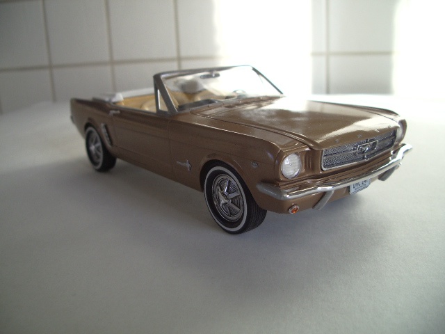 ford mustang 1966 convertible . 201397photosmaquetteetdecals005