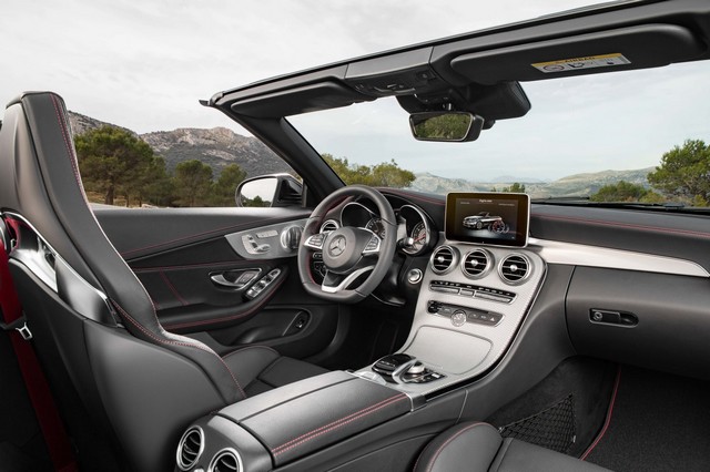 La nouvelle Mercedes-AMG C 43 4MATIC Cabriolet 20158216C104002