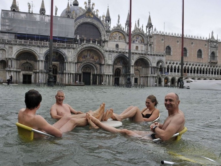 Basé sur l'ordre alphabétique, tout ce qui vous passe par la tête. - Page 26 201920venise