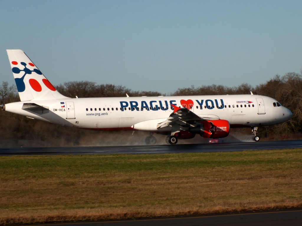 [22/12/2013] A320 (OM-HCA) Travel Services Slovakia "Prague loves You" c/s 202550Decembren11189