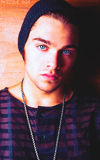 Dylan Sprayberry - 200x320 202707DylanSprayberry201617