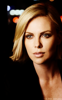 Charlize Theron 20397912C7