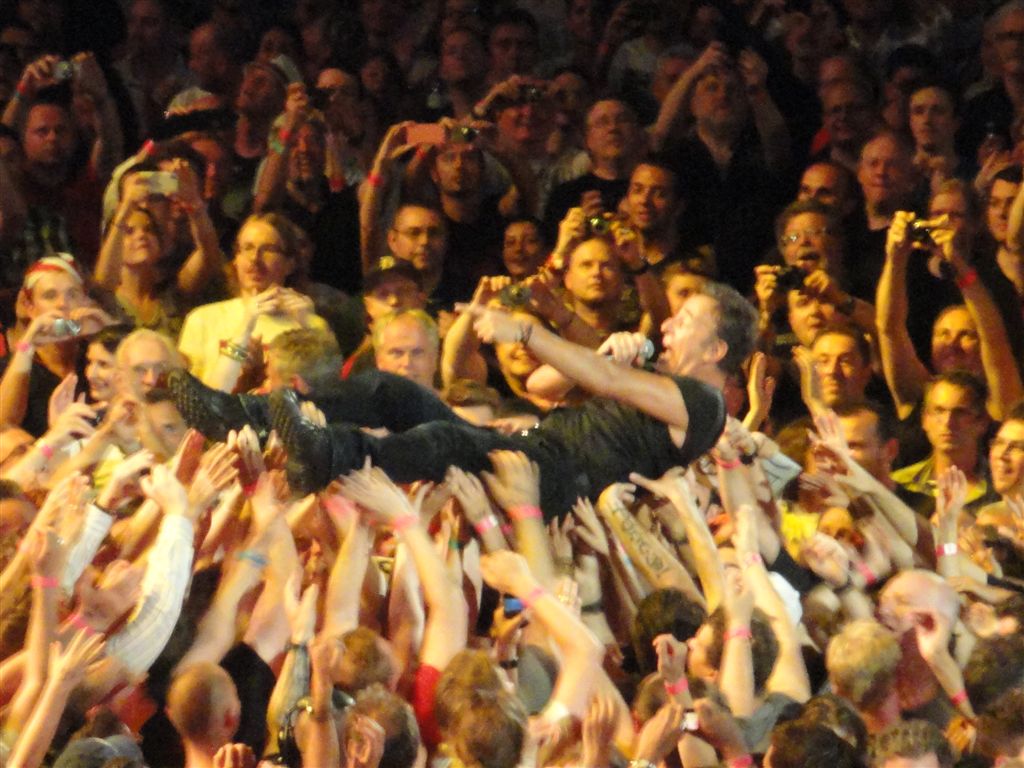 [Setlist] PARIS 5 juillet - Page 13 206459BruceSpringsteenandtheEStreetBandBercyParis05072012012