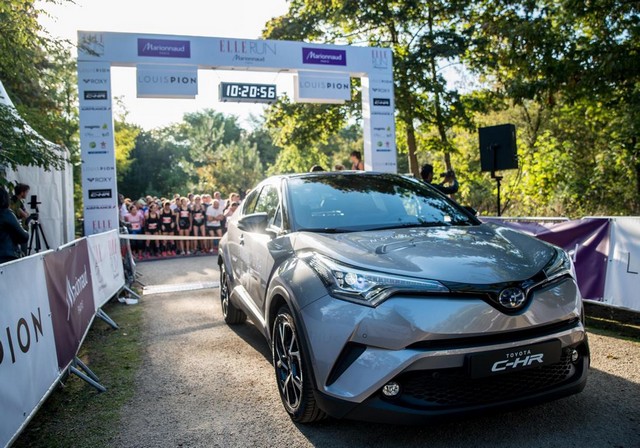 Le Toyota C-HR Ouvre La Course Elle Run Marionnaud 214234TOYOTACHR1