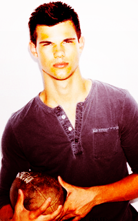 Taylor Lautner 21674135T9