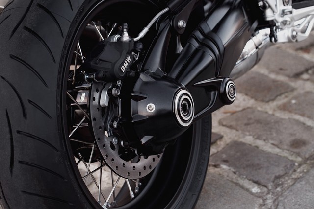 BMW Motorrad : accessoires « Machined » pour les BMW R NineT. 219217P90245888highResbmwrninetxroland