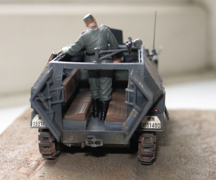 Sd.Kfz. 251/1 c riveté Dragon 1/35 Rénové! :) 226795IMG0010