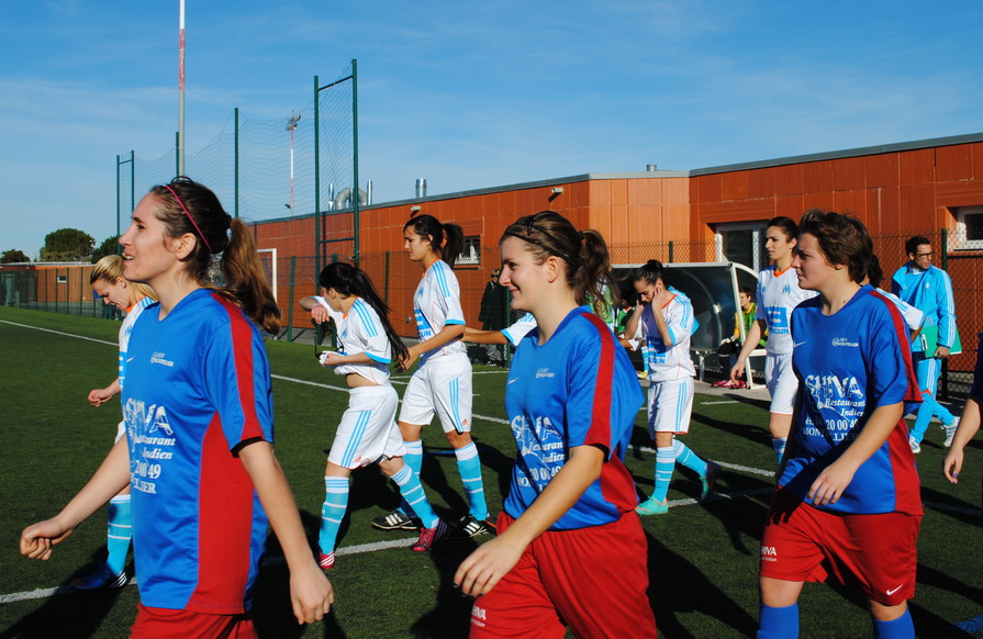 FEMININES DE L'OM : L'AVENIR LEUR APPARTIENT !!! UNE EQUIPE SE CONSTRUIT  2013  - Page 4 230012Photo071