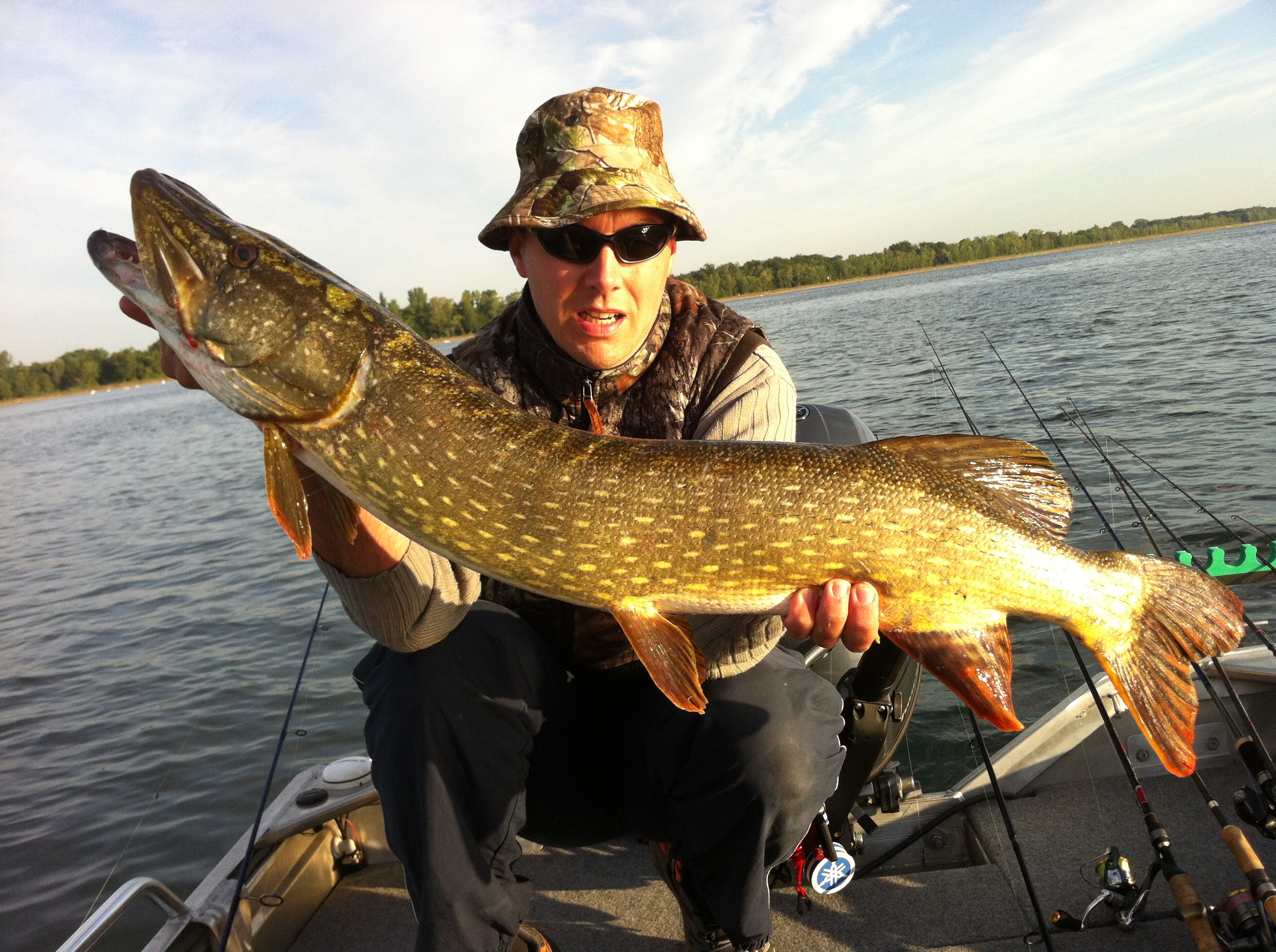 LAC LEMAN, i want a GOLIATH PIKE !!  230346821m