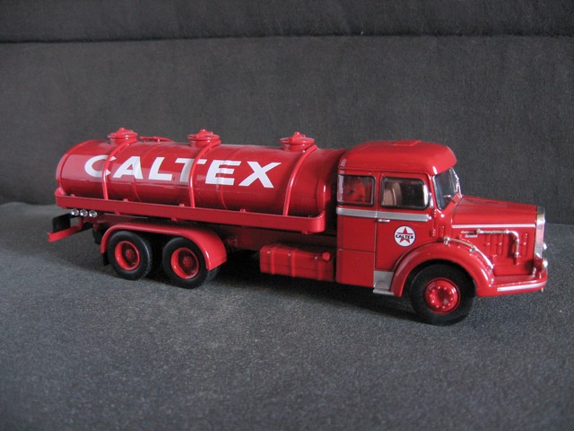 collection  ALTAYA" camions d'autrefois  "  au 1/43 - Page 8 233835IMG7907a