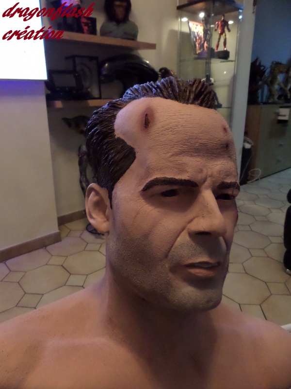 dragonflash création : bruce willis die hard bust life size partie :2 234788SAM3154