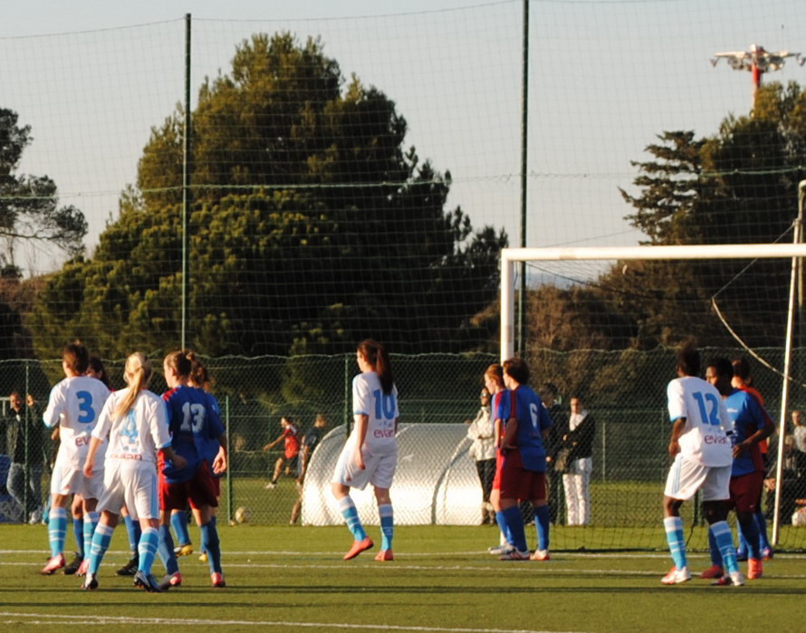 FEMININES DE L'OM : L'AVENIR LEUR APPARTIENT !!! UNE EQUIPE SE CONSTRUIT  2013  - Page 7 235248CopiedePhoto117