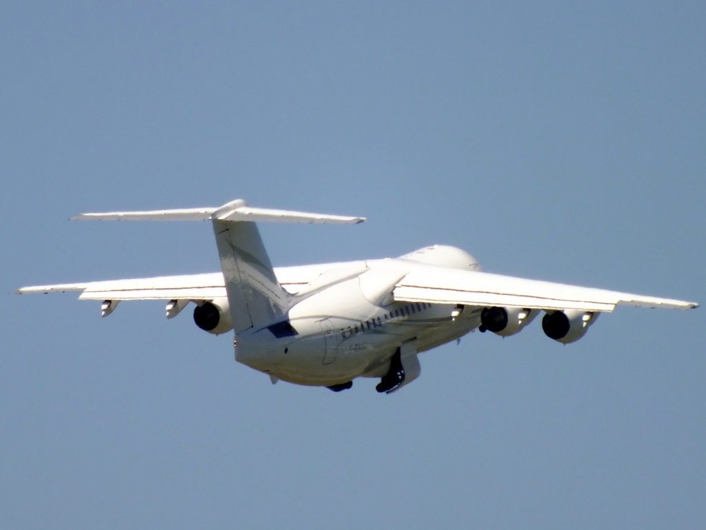 [01/11/2012] British Aerospace BAe 146-200 (G-RAJJ) Cello Aviation 239422Juinn6104