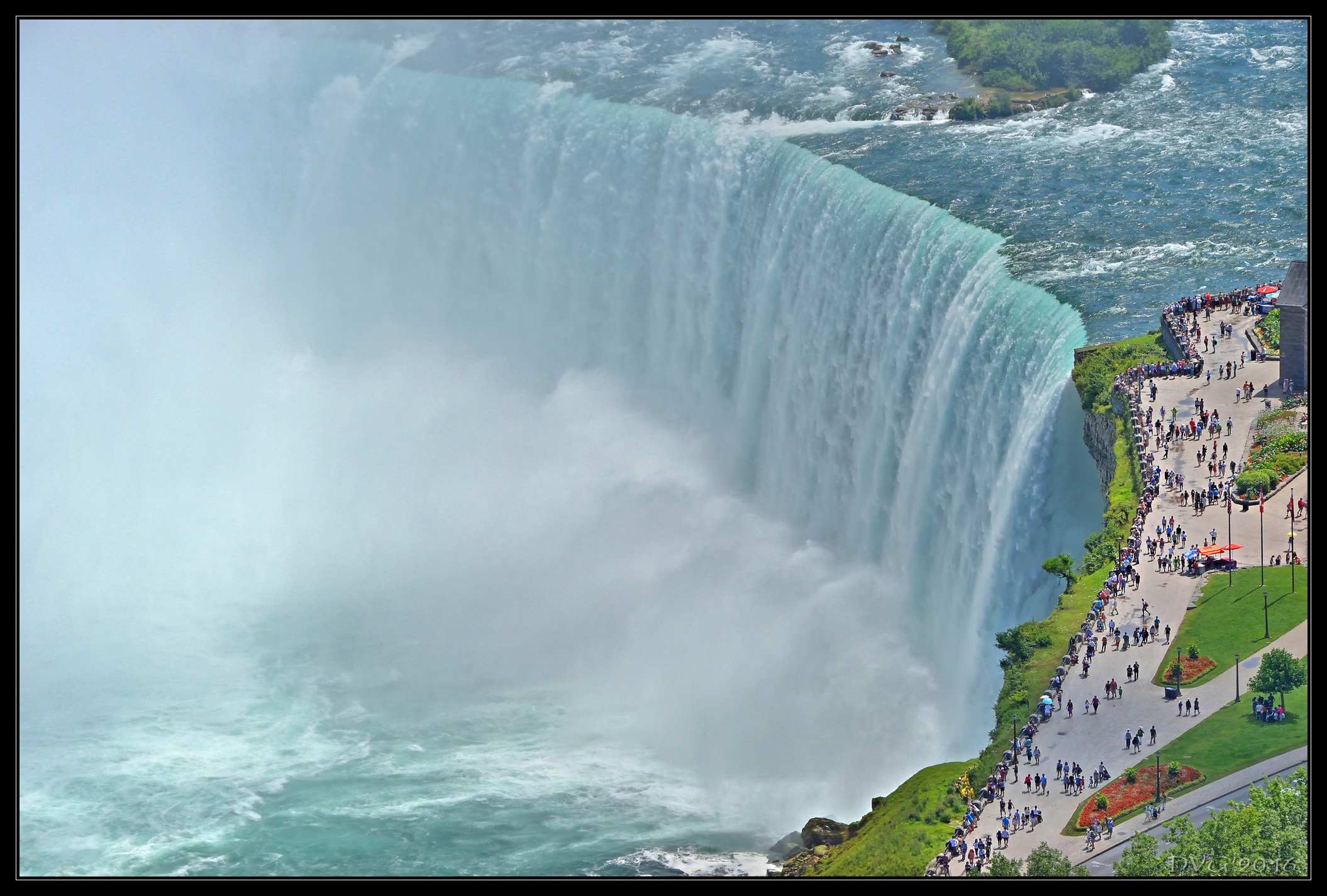 Les chutes du Niagara 240540can030123aout2016And2moretonemappedTifCOBorderMaker