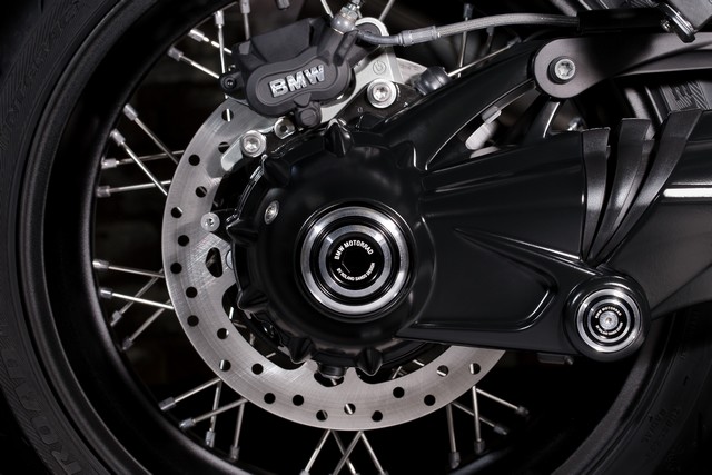 BMW Motorrad : accessoires « Machined » pour les BMW R NineT. 244791P90245879highResbmwrninetxroland