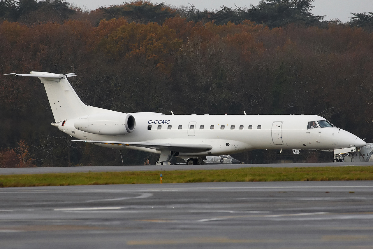 Spotting du 14/12/2013 : ERJ145 BMI + ERJ135 Eastern + B738 RAM 50th - Page 2 246030GRX9088