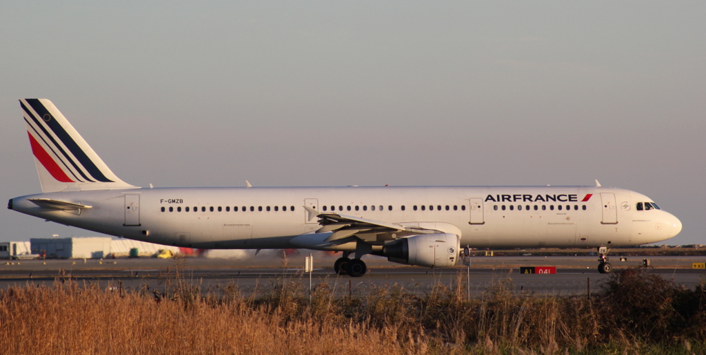 Aéroport de Nice-Côte d'Azur [LFMN-NCE] - Page 2 248820IMG6770