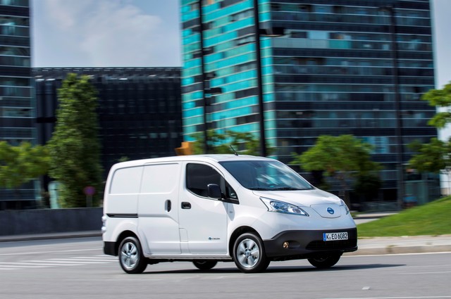 Le Nissan E-NV200 Remporte Le Prix Auto Environnement MAAF 2015 Dans La Catégorie Utilitaire 25187912040015