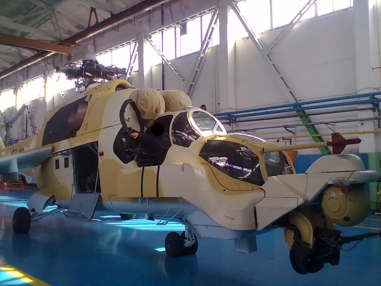 صور مروحيات Mi-24MKIII SuperHind الجزائرية 254786801