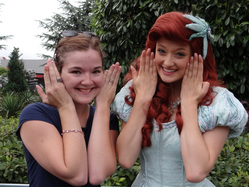 Vos photos avec les Personnages Disney - Page 22 261411Ariel6