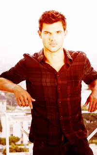 Taylor Lautner 26155736T6