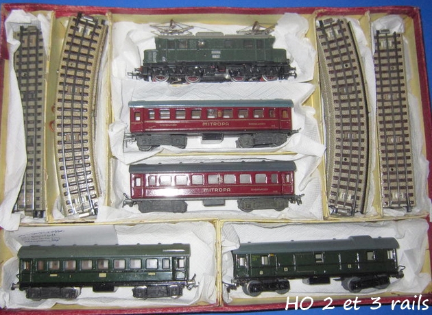 Coffrets Märklin 1936 - 1968 (rouges, noirs, verts ou bleus) 268779Marklincoffret8414R