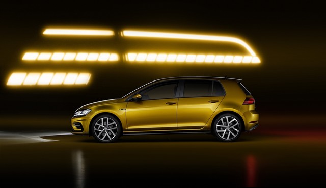 Restylage complet pour la plus populaire des Volkswagen : La Golf est la première compacte à intégrer la commande gestuelle  271224hddb2016au00944large