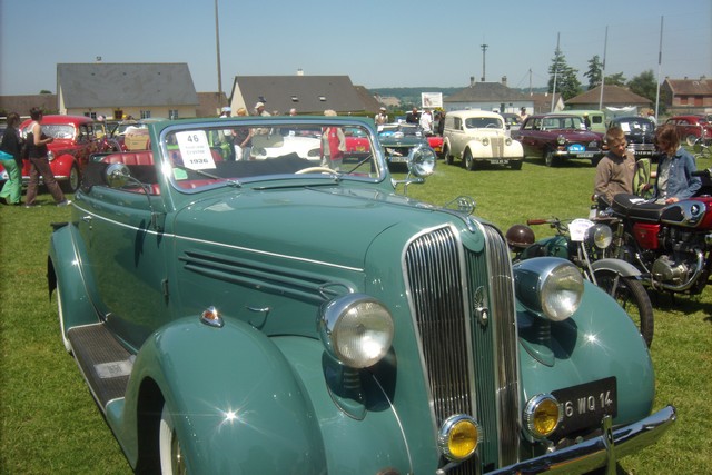 4ème festival vehicules anciens (landelles et coupigny 2009) 273133Jun02497