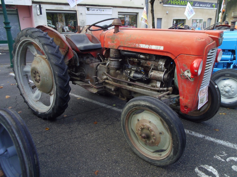 13 - SENAS Fête des vieux tracteurs et vieux métiers le 4 Octobre 2015 275066SENAS2015008