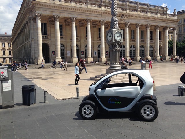 Renault Twizy, un nouveau véhicule dans la flotte du service d’auto-partage 100% électrique Bluecub  2769446908816