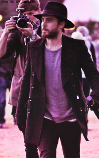 Jared Leto - Page 2 27756032J7