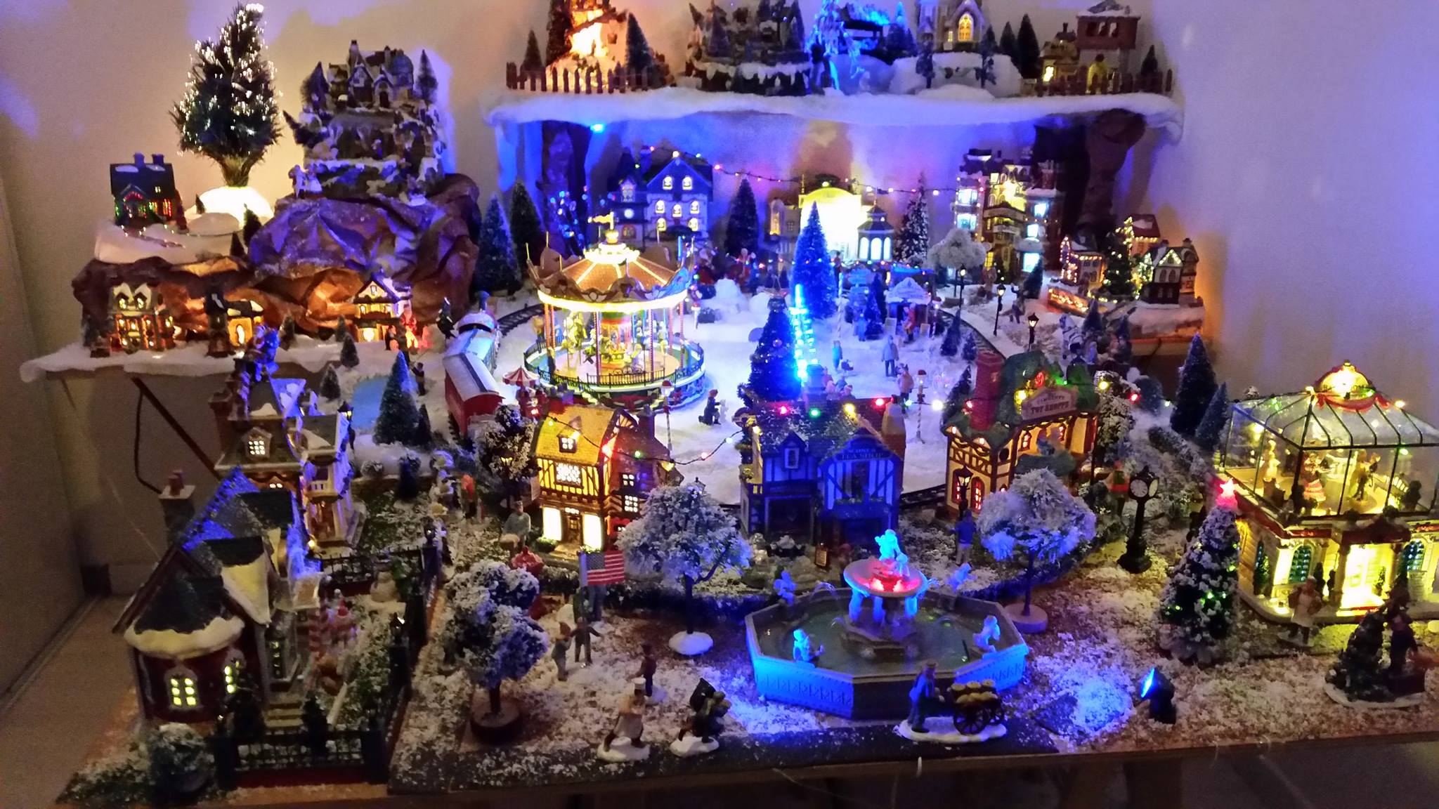 Des bonnes nouvelles pour les fetes de noel :D 280931village2015