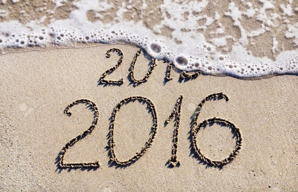  Le fil du partage  - Page 7 28209124917287HappyNewYear2016replace2015conceptontheseabeachStockPhoto