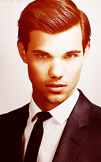 Taylor Lautner 28306655T4