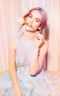 Lily James 2872473615