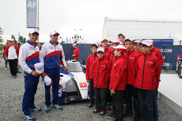 Toyota et Les Galapiats alignent une 3e voiture au Mans 2907462015061224hMansparade00a0242