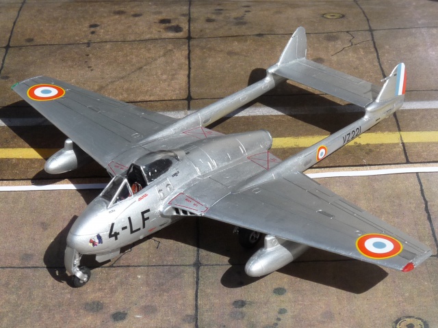 [Azur] De Havilland VAMPIRE FB 5  1/72 - 4e Escadre de Chasse 290950F001