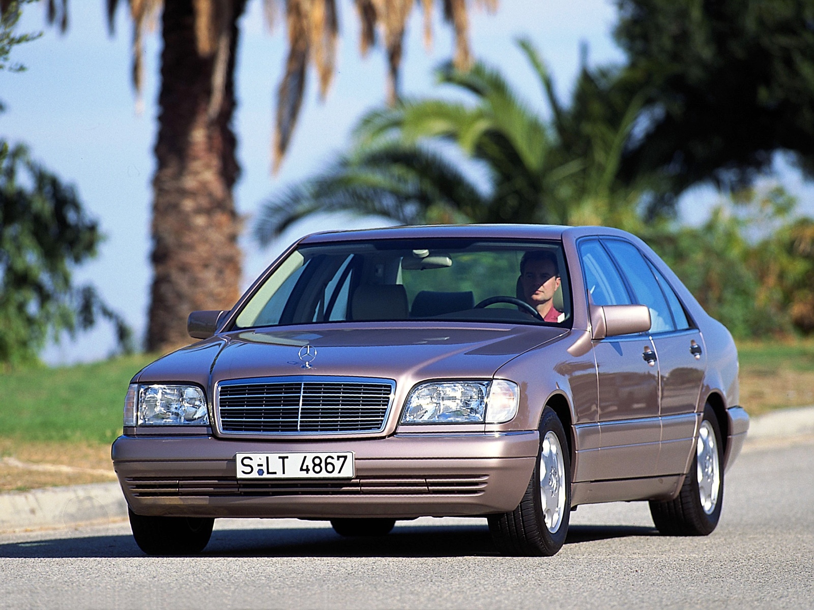 les plus belles photos de Mercedes-Benz classe S w140 et c140... juste pour rêver et pour le plaisir des yeux - Page 3 291906mbw140bellephoto0068