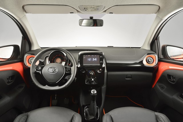 Nouvelle Toyota AYGO : démarrage de la production en République Tchèque 295045AygoInterior3