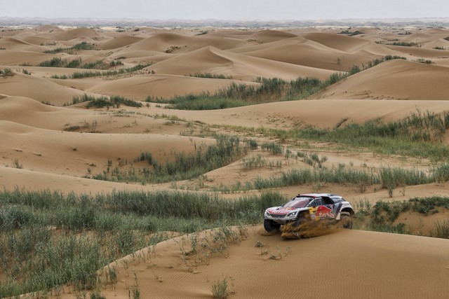 Peugeot Frappe Fort Dans Les Dunes - L'arrivée Du Silk Way Rally Dans Le Viseur  297751P2017072101162News