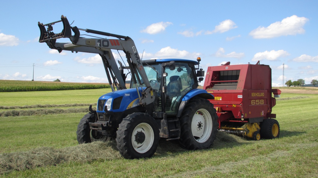 Photos de vos tracteurs - Page 19 300680010