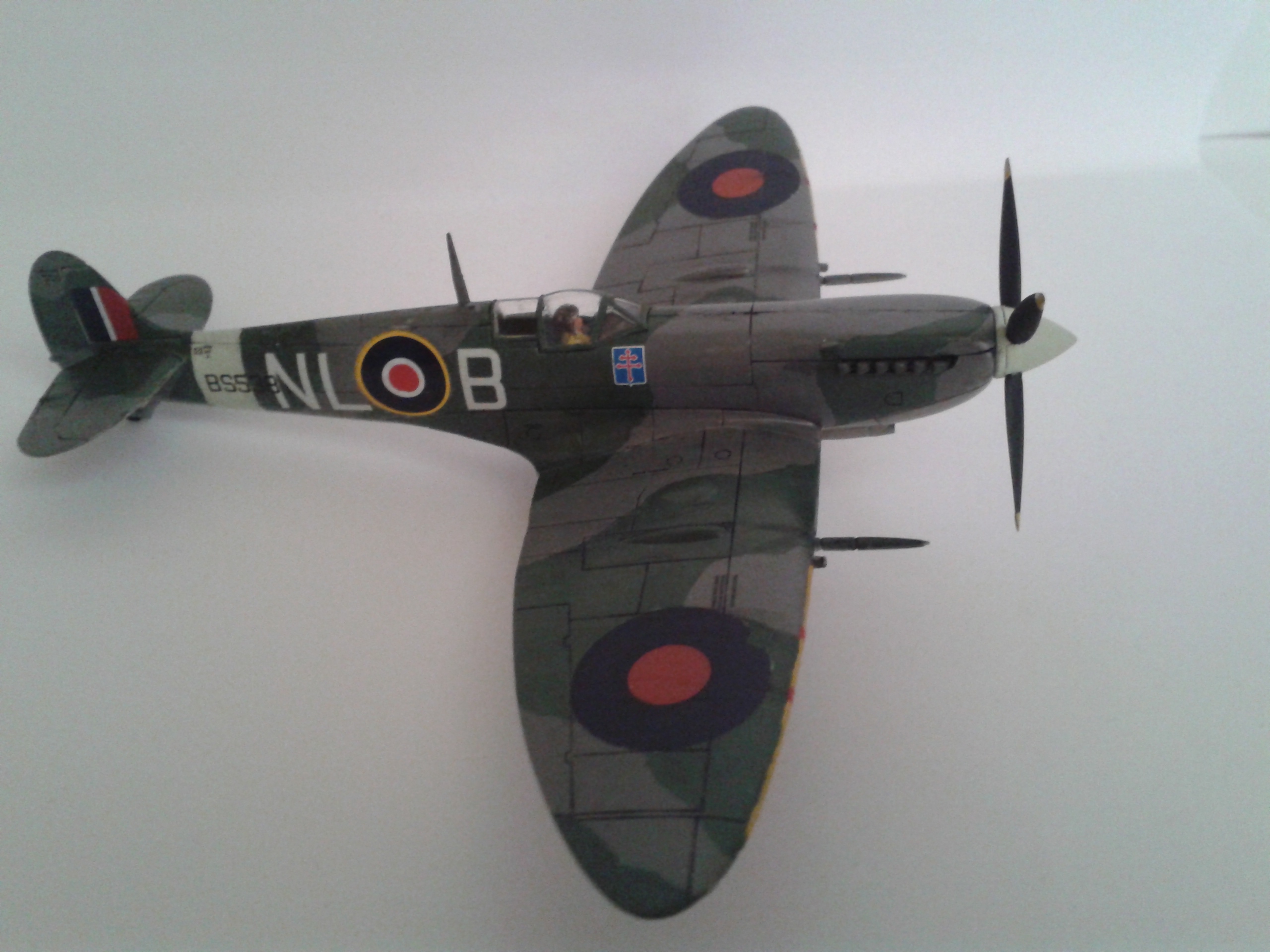 Spitfire Mk. IXC - Pierre Clostermann - Airfix 1/72 305735201607071149321