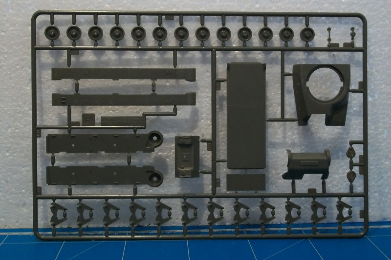 HOTCHKISS H-35 et canon de 25 modèle 1934 1/35ème Réf L 794 306964H35015