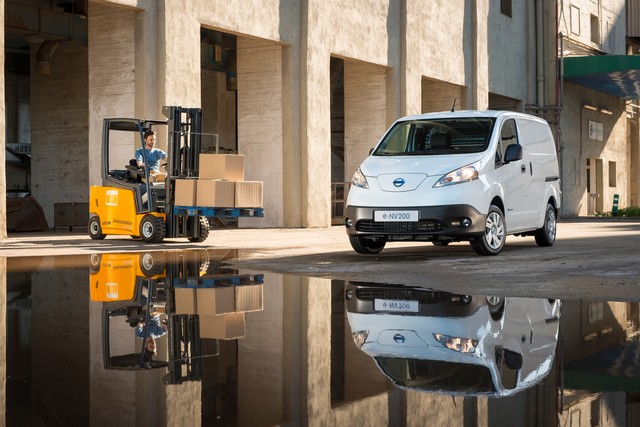 Le Nissan E-NV200 Remporte Le Prix Auto Environnement MAAF 2015 Dans La Catégorie Utilitaire 30922212037315