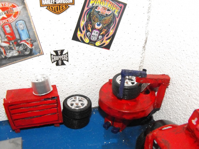 Diorama "Low rod custom garage" - Page 2 310288dioramg4