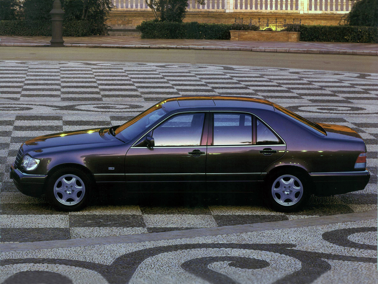 les plus belles photos de Mercedes-Benz classe S w140 et c140... juste pour rêver et pour le plaisir des yeux - Page 3 311089mbw140bellephoto0053