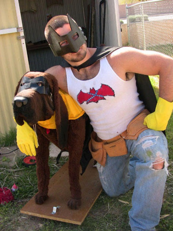 Les costumes du Net en vrac !!! - Page 25 313264worstbatmancostumeredneck