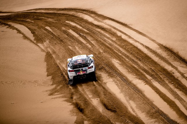 Peugeot Frappe Fort Dans Les Dunes - L'arrivée Du Silk Way Rally Dans Le Viseur  3143745971b1bc49ab1